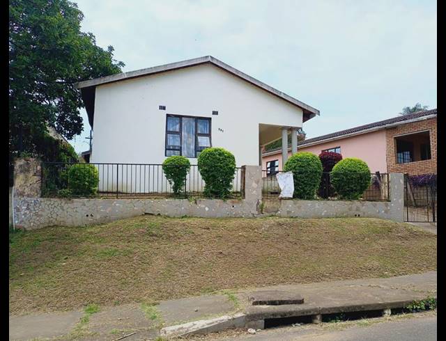 6 BEDROOM HOUSE FOR SALE IN GLENWOOD